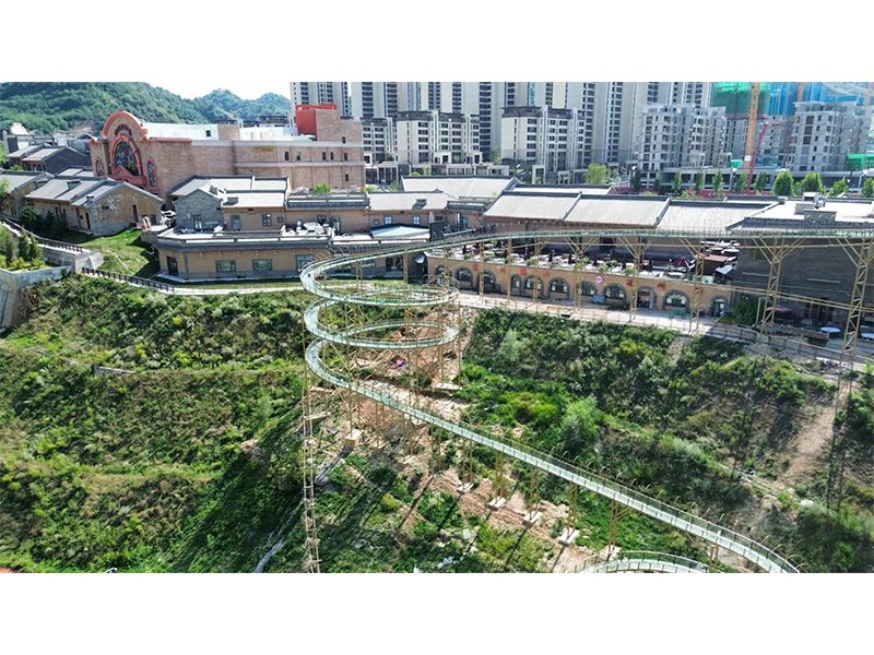 玻璃水滑道+玻璃观景台+天空之镜